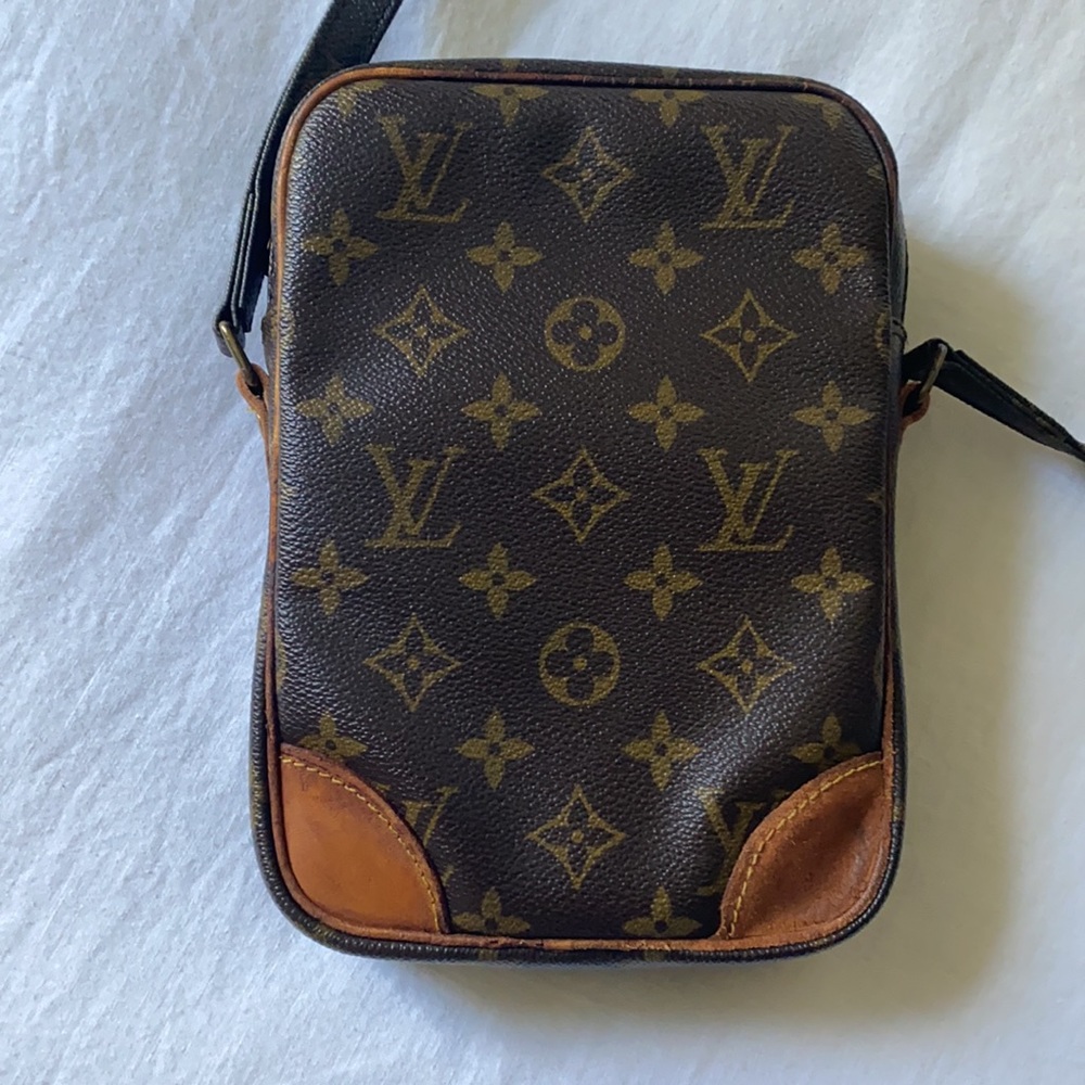 Preowned Vintage Louis Vuitton crossbody - Picture 6 of 14